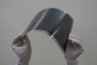 世界最大のフィルム型ペロブスカイト太陽電池
